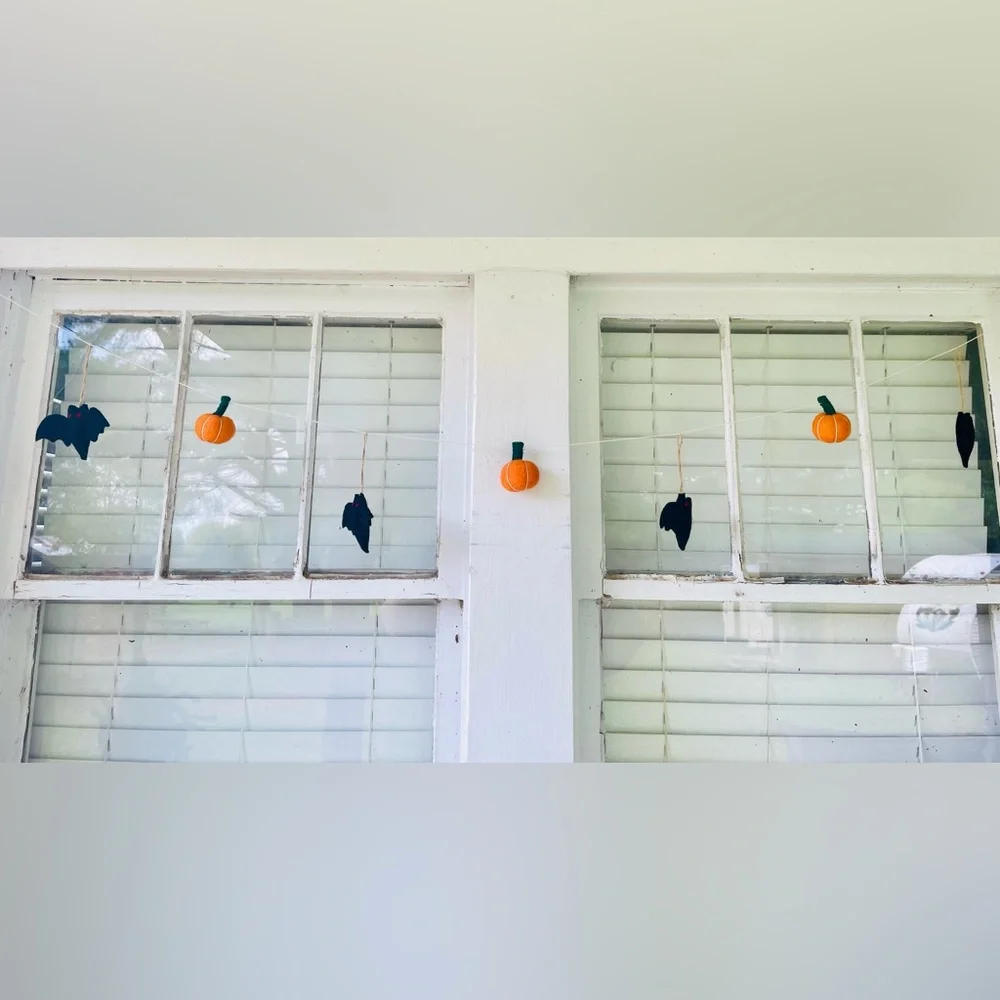*Bats and Pumpkins Halloween Felt Garland